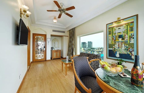Wellington Pier Hotel | Fariyas Hotel