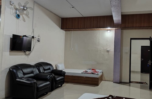 Perintalmanna Hotel | Khaleej Residency by PPH