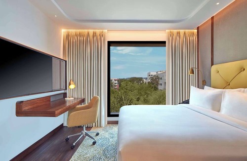 Brookefield Hotel | Doubletree By Hilton Bengaluru Whitefield