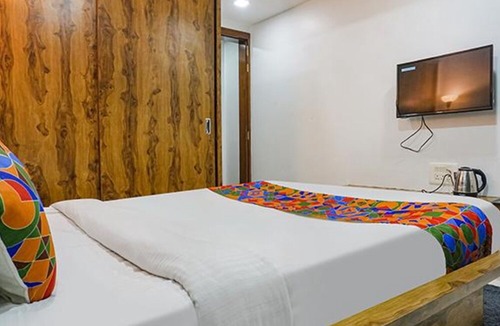 Baner Hotel | Fabexpress Cosmo Stays