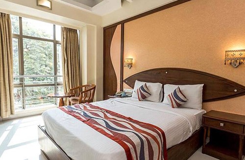 Khar Hotel | Fabhotel Poco Loco