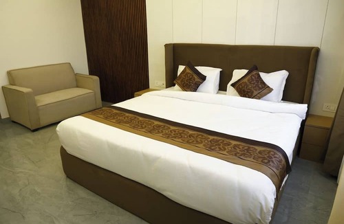 Pratapgarh City Resort | Devansh Palace And Resort