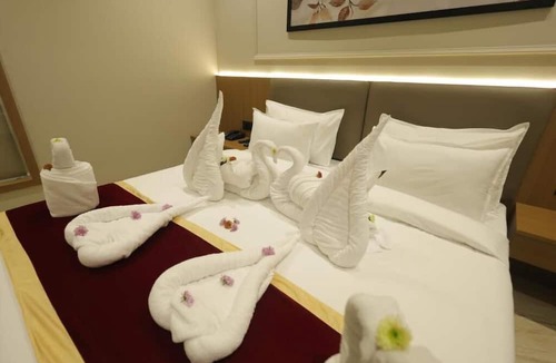 Vanthli Hotel | LUXURIA INN BY CHANDAN