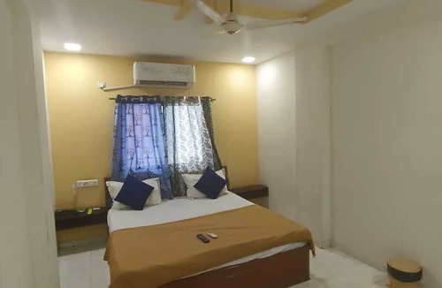 Navrangpura Hotel | HOTEL SAROVAR INN
