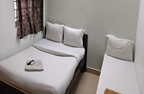 Sholinganallur Hotel | DP Residency