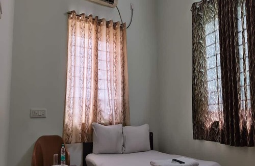 Sholinganallur Hotel | DP Residency