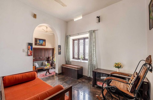 Changanacherry House | Dancenter Lakshmipuram Palace by Checkin