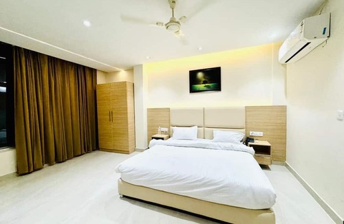 Jhansi Hotel | The Lotus Hotel