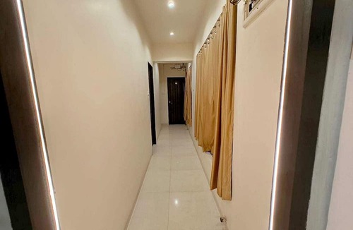 Kandiwali West House | Classic Sri Sai Regency