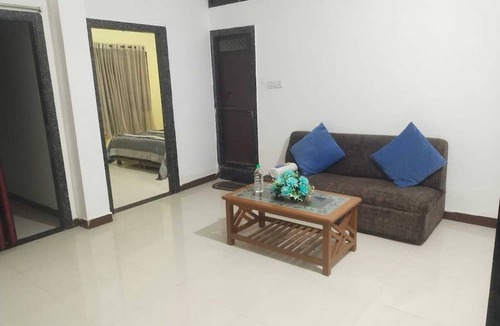 Mandsaur Hotel | The White House