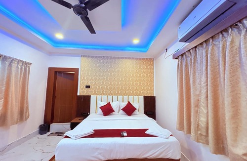 Puri Hotel | Puri Hotel Shri Sudama on Seven Hills Rd