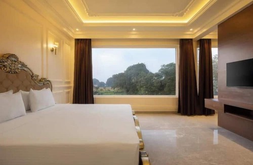 Dhanbad Resort | Clarks Inn Suites Dhanbad