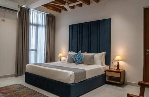 Bullawala Hotel | Alaya Stays Udgam Vilas 3-BHK With Lift