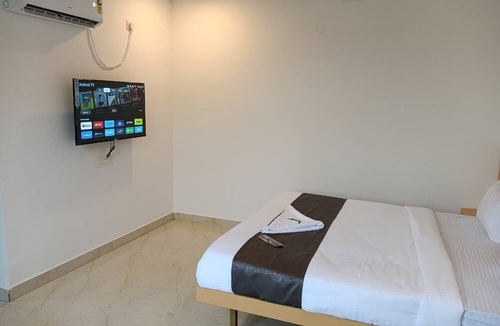 Kukatpally Housing Board Colony Hotel | V SQUARE ELITE