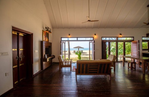 Neeleshwar Hotel | Malabar Ocean Front Resort & Spa
