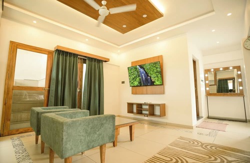 Vypin Hotel | 36 Palms - Sun and Sand