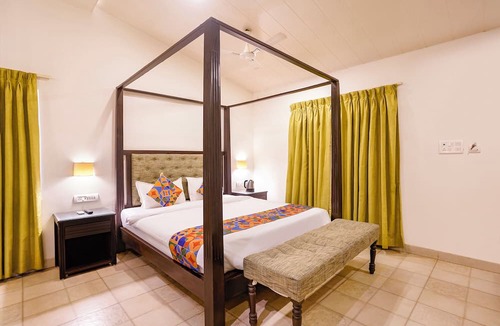 Sainagar Hotel | FabHotel Nature’s Nest In - Nr. Candolim Beach