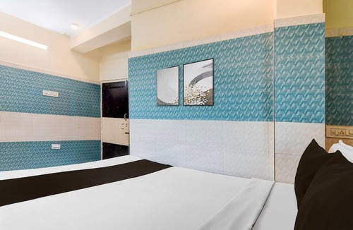 Shibpur House | Classic With Balcony Shibpur Tram Depot