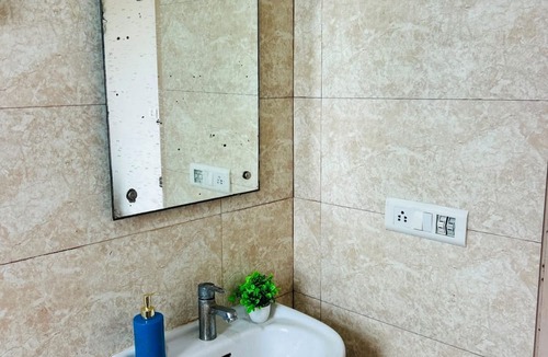 Vrindavan Apartment | Cozy 1-Bedroom Apartment in Vrindavan with Balcony & AC