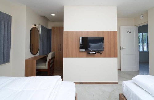 Srirangam House | HOTEL RIVER VIEW with WiFi and AC in delightful Tiruchchirappalli