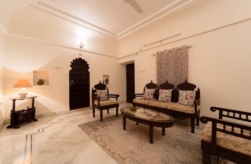 Bhindar Apartment | RajMahal- Live Like Royalty 446-Year-Old Stay 7BR -Homeyhuts