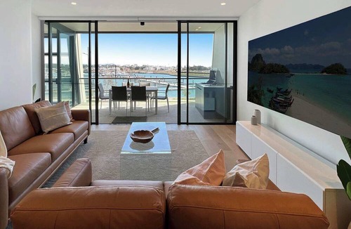 Shell Cove Apartment | Marina Vista - Waterfront Apartment