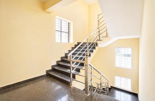 Brahmapur House | Hotel Sharad Palace