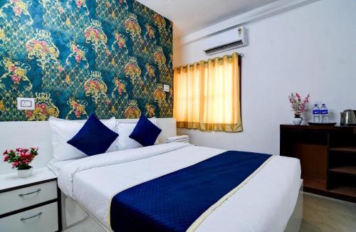 Kolkata House | Hotel Dream Star Near Acropolis Mall