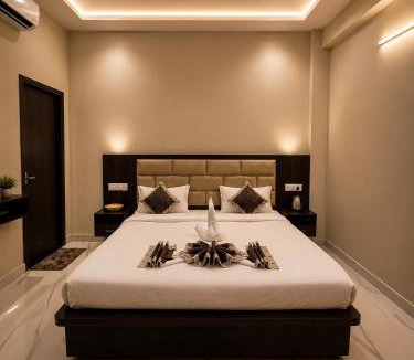 Ayodhya Hotel | Hotel A-Abhinandan Palace Near Ram Mandir
