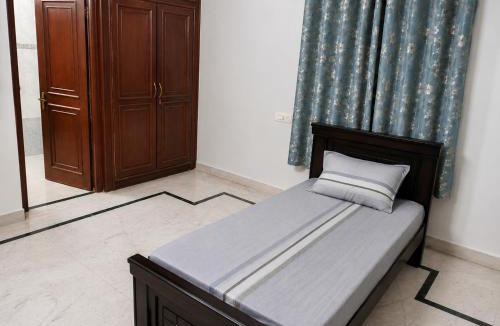 Banjara Hills Apartment | Non AC Family-Friendly Spacious 2BHK flat Banjara Hills