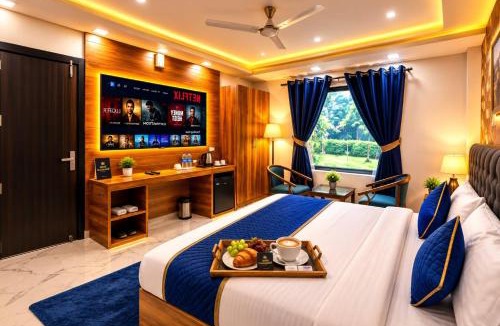 South West House | Hotel Aura Bellamonts Near Delhi Airport- Free Airport PickUp & Drop , Breakfast & Dinner Complementary