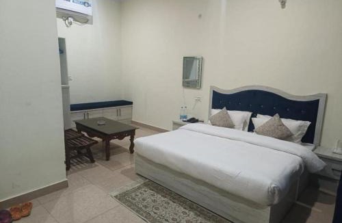 Gunehr Hotel | Hotel Shani Punjabi Rasoi 7