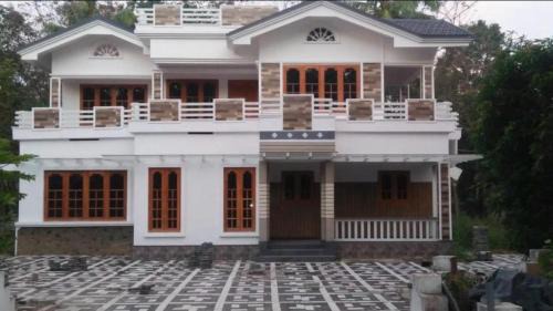 Alwaye Villa | Vallooran house,Nalukettu-Palissery