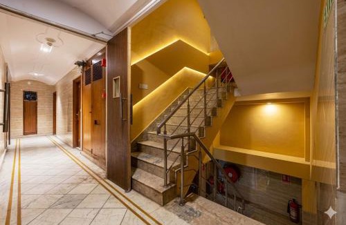 Karol Bagh Hotel | Hotel Ashoka International 2 Min Walk From Karol Bagh Metro Station