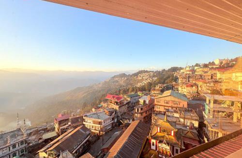 Darjeeling Hotel | Hotel Aristocrat Darjeeling