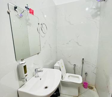 Sainik Farm Hotel | Hotel Anmol Heritage - IGNOU Road near metro station