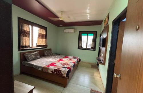 Palsana Hotel | Hotel Mahadev and Guesthouse