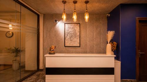 DLF Phase 1 Hotel | Hotel BNB Stays Near Golf Course Road