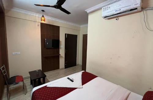 Sadduguntepalya Hotel | Tanish Stay Inn