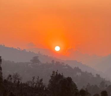Kaul Hotel | THHPSOCIETY - Exstacy stays & cafe - Your Romantic & Cozy Getaway - Mountain view , Hot tub , Parking - MUKTESHWAR