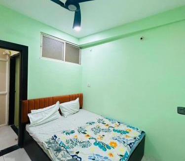 Ujjain Hotel | Hotel shri radhe krishna nai sadak ujjain