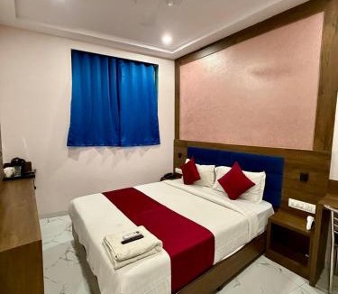 Malad East Hotel | Hotel Classy Comfort Business Family Hotel