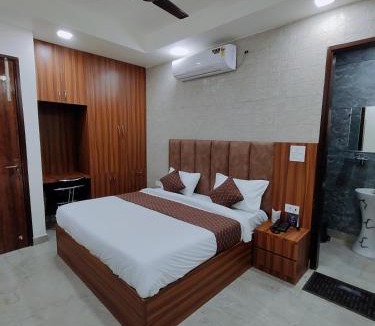 Azadpur Hotel | Hotel 24 STAR INN