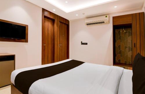 New Town Hotel | Super Townhouse Oak DLF Newtown Bus Terminal
