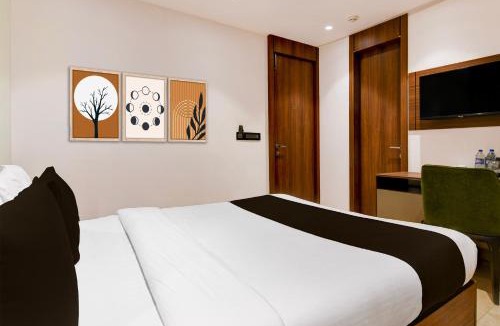 New Town Hotel | Super Townhouse Oak DLF Newtown Bus Terminal
