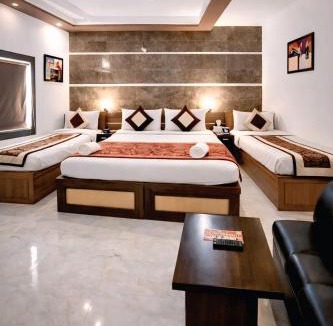 Agra Hotel | Goyal Hotelirs - Hotel Tara Palace near Tajmahal east gate, Agra