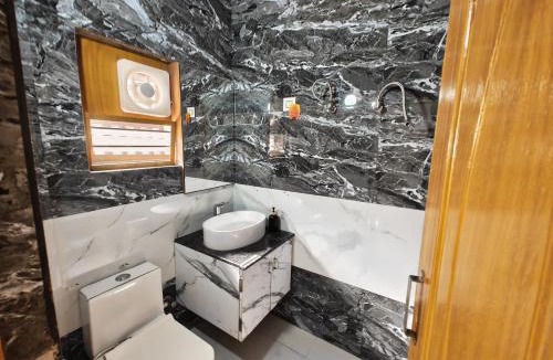 Anjar Hotel | Rudra BNBF