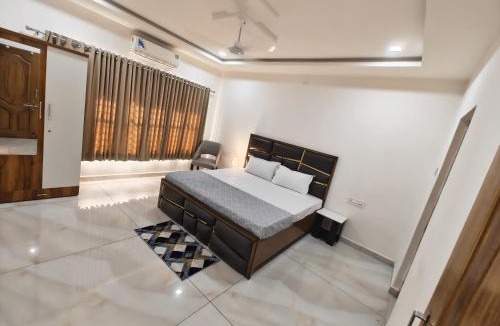 Anjar Hotel | Rudra BNBF