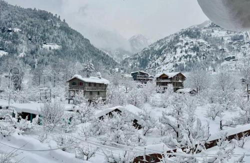 Manali Hotel | Mountain Route Cottage