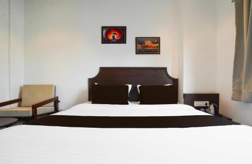 Ramdaspeth Hotel | Townhouse Oak Ramdaspeth KRIMS Hospital